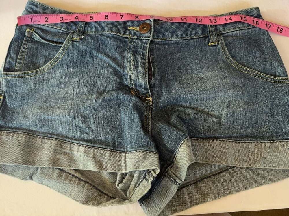 #165 Arizona Jean Co. Women's Cuffed Denim Shorts Size 13